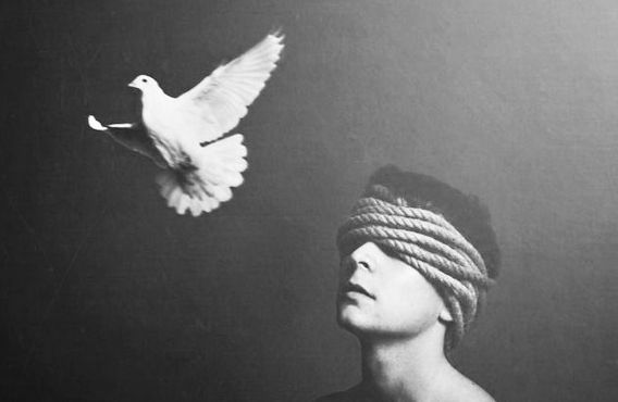 მომჟავო სახეები, წელში მოხრილი პოზები, აფრატუნებული ფეხები – სადღაა ქრისტესმიერი სიხარული?